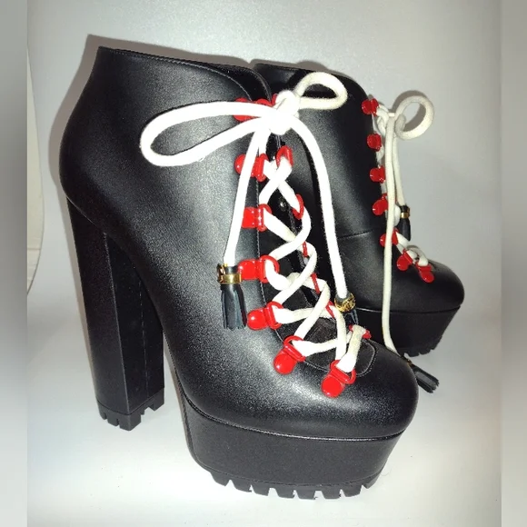 ON HOLD 🎀 Gucci "Kayla" Calfskin Lifford Lace Up Boots - Picture 8 of 16